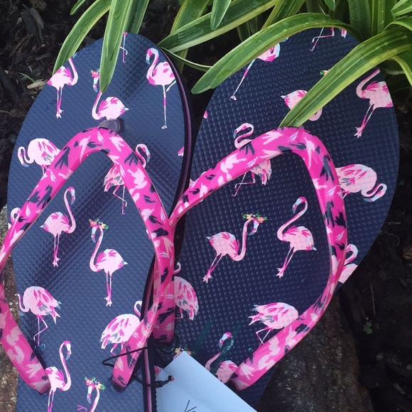 Vera Bradley - Picture 3 of 6